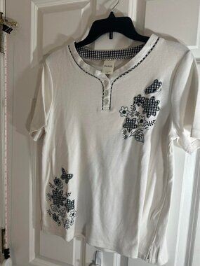 Blair White Gingham Floral Embroidered Henley Top & Capri Pants Set M-flawed